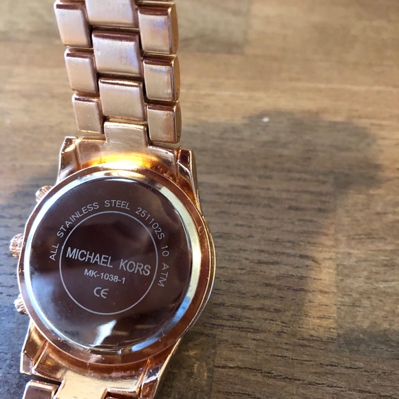 Michael Kors Rose Gold watch - Picture 6 of 7